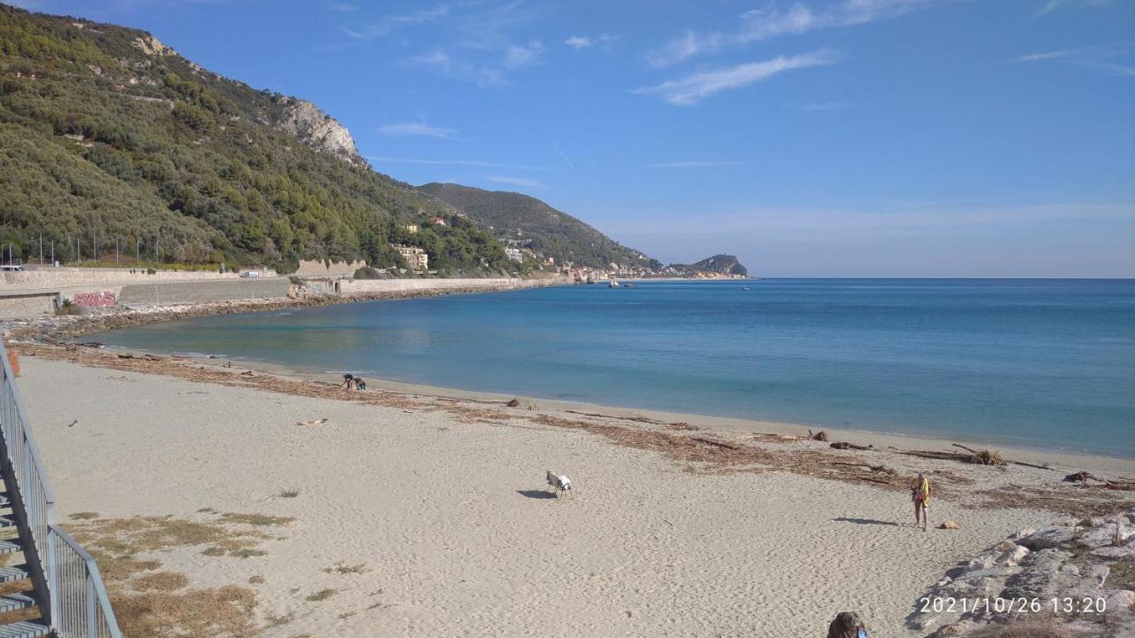 Casa Mariuccia A Due Passi Dal Mare Lejlighed Finale Ligure Eksteriør billede