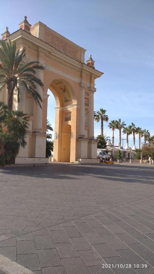 Casa Mariuccia A Due Passi Dal Mare Lejlighed Finale Ligure Eksteriør billede