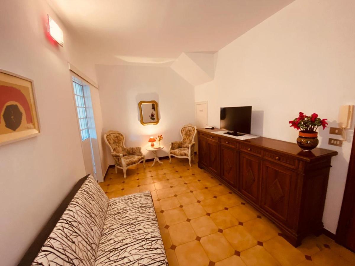 Casa Mariuccia A Due Passi Dal Mare Lejlighed Finale Ligure Eksteriør billede