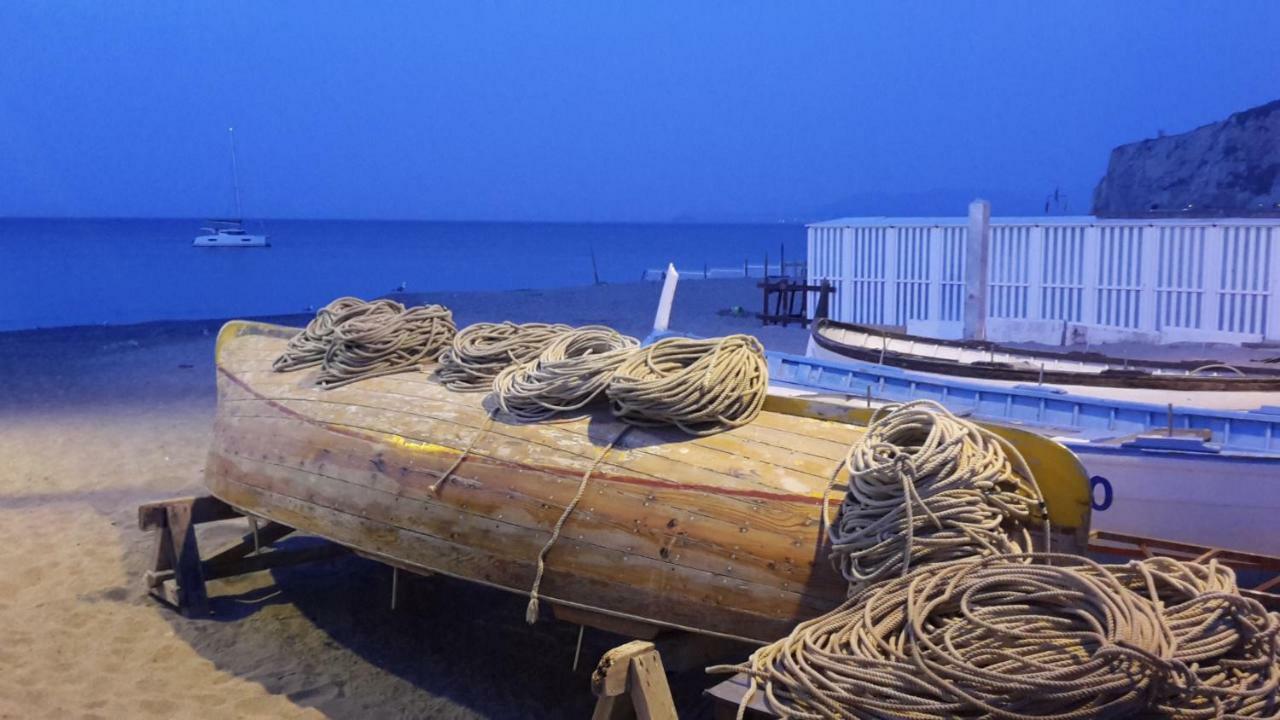 Casa Mariuccia A Due Passi Dal Mare Lejlighed Finale Ligure Eksteriør billede
