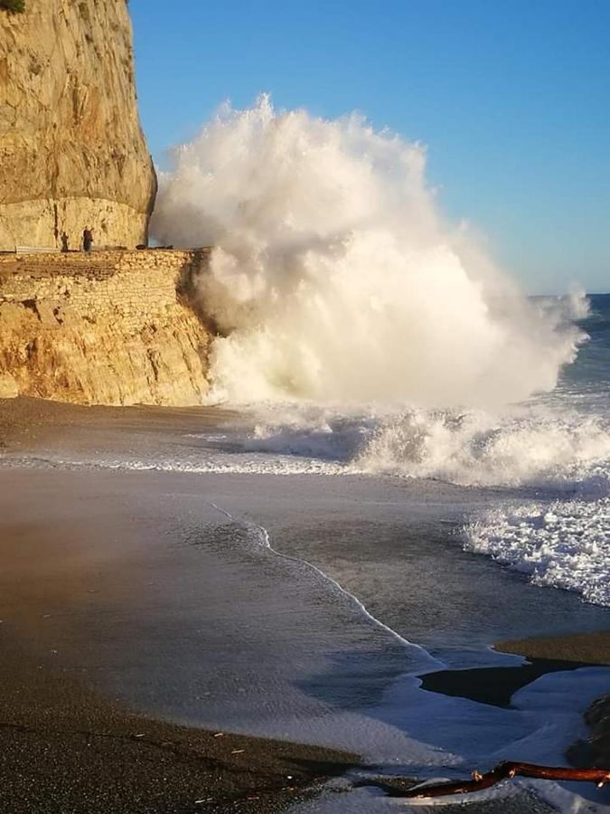 Casa Mariuccia A Due Passi Dal Mare Lejlighed Finale Ligure Eksteriør billede